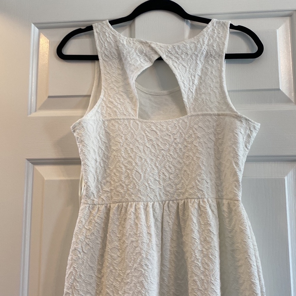 WHITE DRESS - Picture 2 of 3